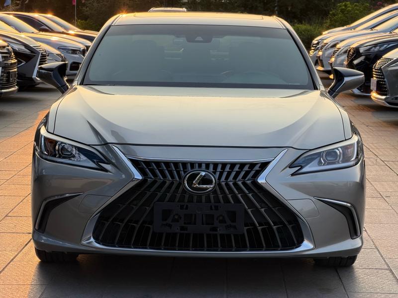 Lexus ES, 2021 — фото 2 из 10