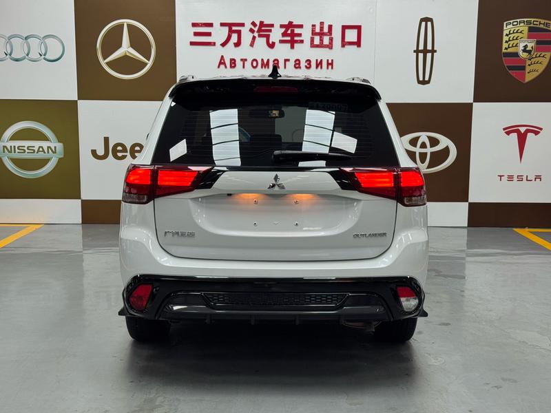 Mitsubishi Outlander, 2021 — фото 5 из 12
