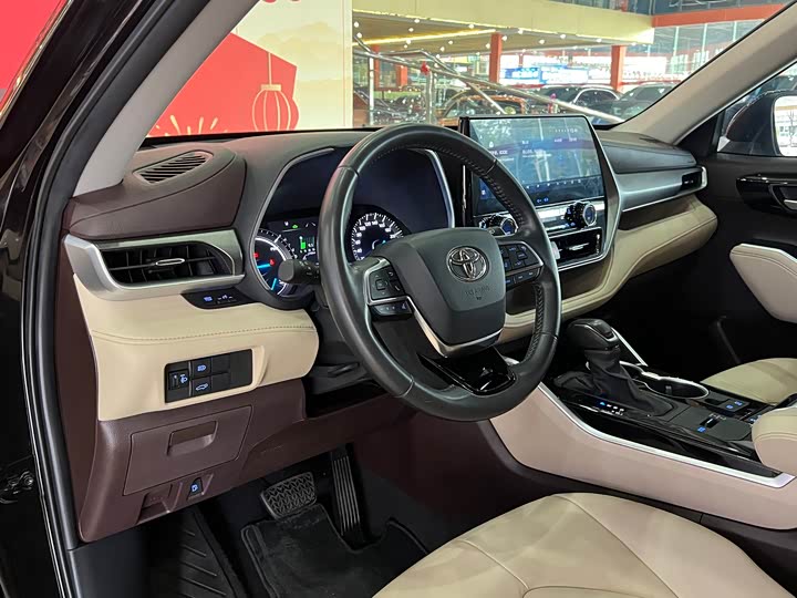 Toyota Highlander, 2022 — фото 7 из 9
