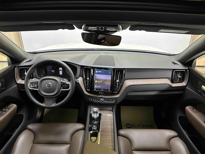 Volvo XC60, 2022 — фото 7 из 10