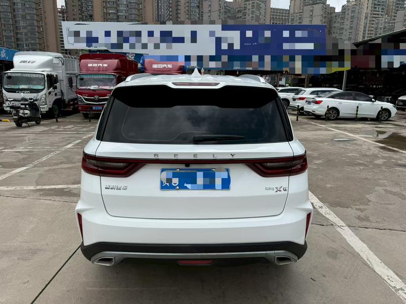 Geely Vision X6, 2022 — фото 5 из 10