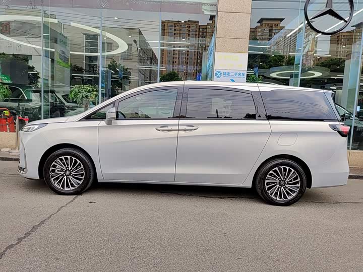 Buick GL8 Hybrid, 2025 — фото 3 из 9