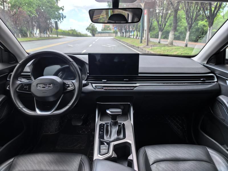 Geely Emgrand, 2023 — фото 7 из 9