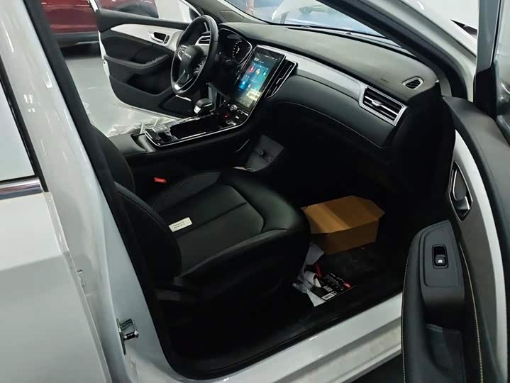 Roewe i6 Max EV, 2025 — фото 8 из 9