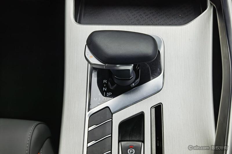 Geely Coolray, 2024 — фото 10 из 12