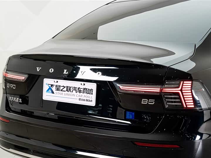Volvo S90, 2025 — фото 8 из 9