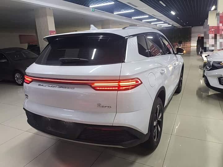 BYD Song Pro Hybrid, 2024 — фото 7 из 9
