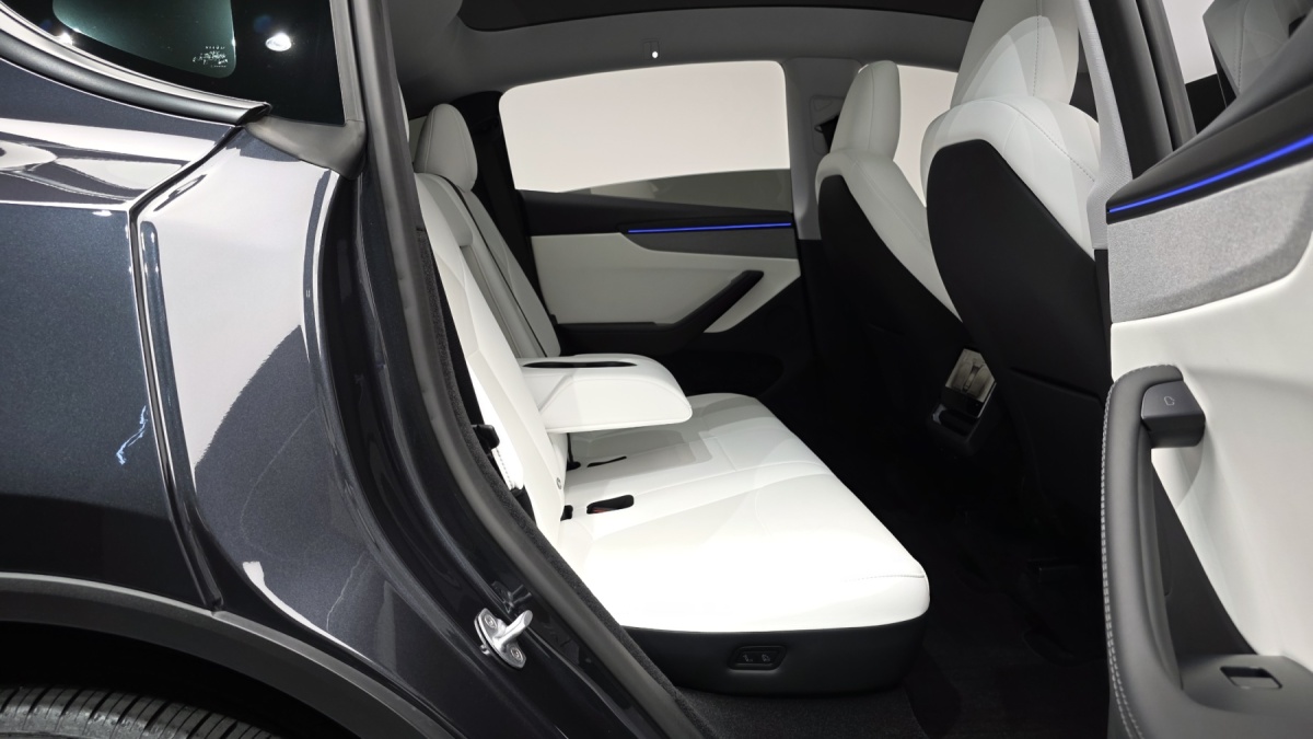 Tesla Model Y, 2025 — фото 11 из 12