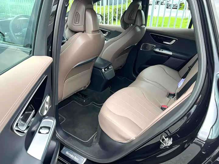 Mercedes-Benz EQE SUV, 2025 — фото 6 из 9