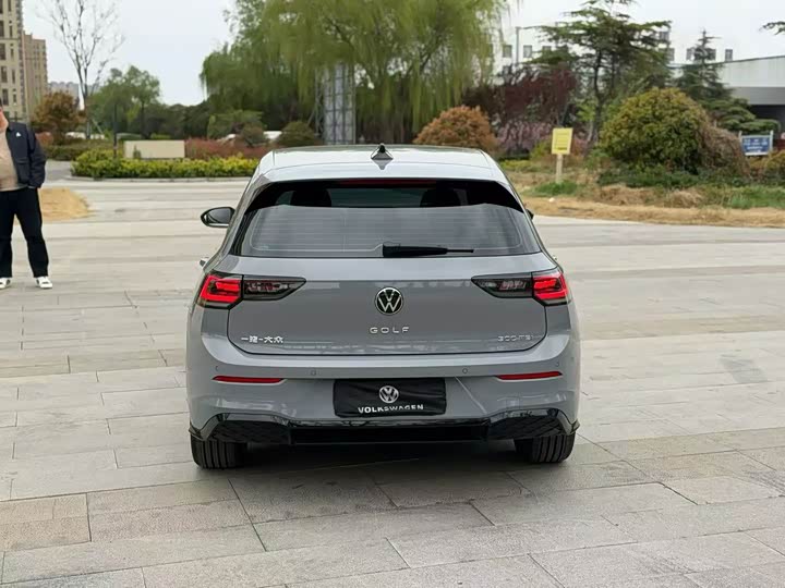 Volkswagen Golf, 2025 — фото 9 из 9