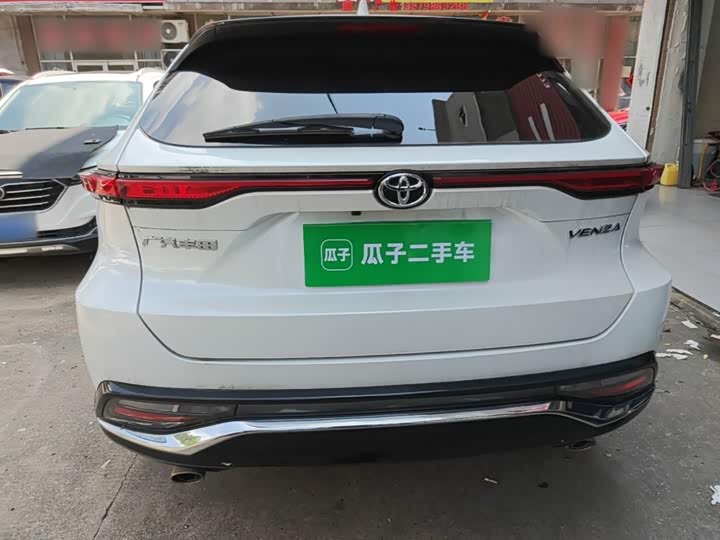 Toyota Venza, 2023 — фото 6 из 9