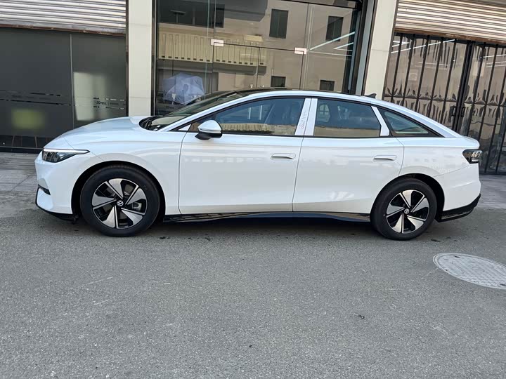Volkswagen ID.7 Vizzion, 2025 — фото 2 из 9