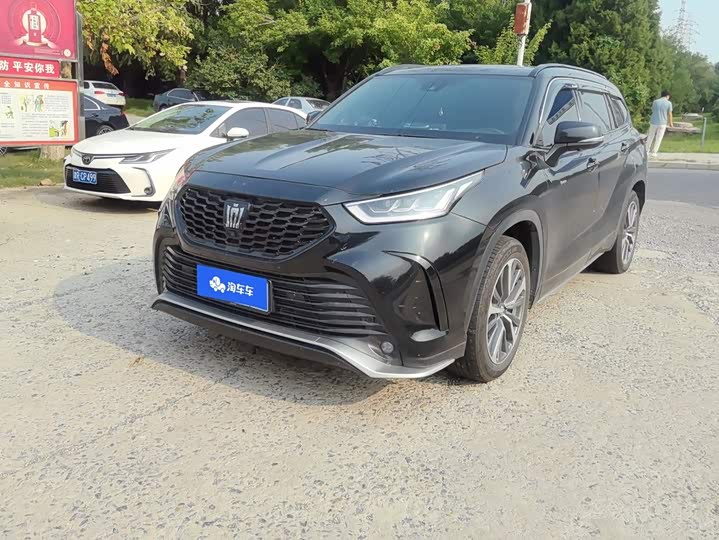 Toyota Crown Kluger, 2025 — купить в Чебоксарах под ключ