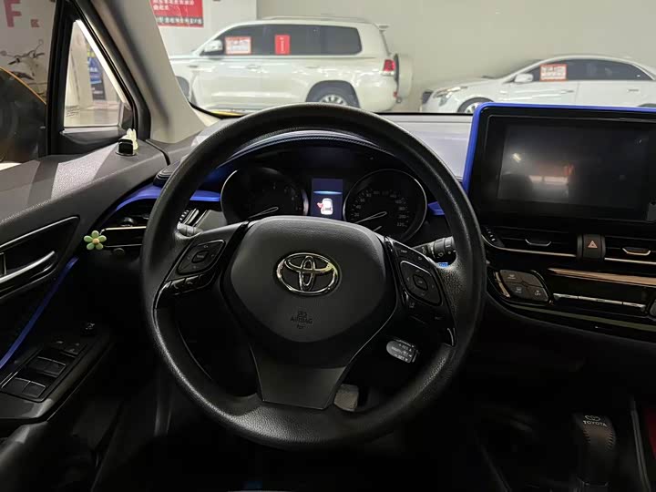 Toyota C-HR, 2022 — фото 9 из 9