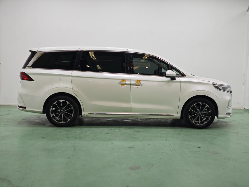 Roewe iMax 8, 2023 — фото 8 из 12