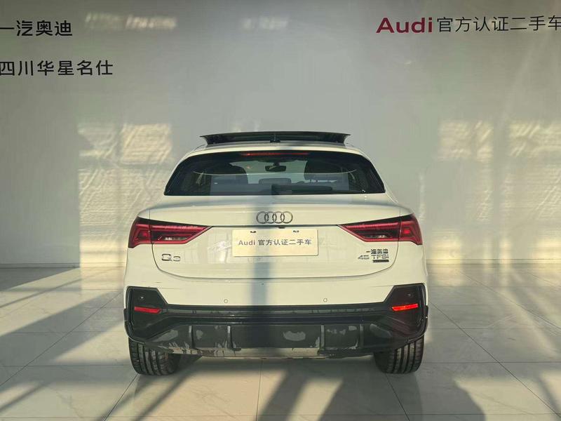 Audi Q3 Sportback, 2023 — фото 3 из 12