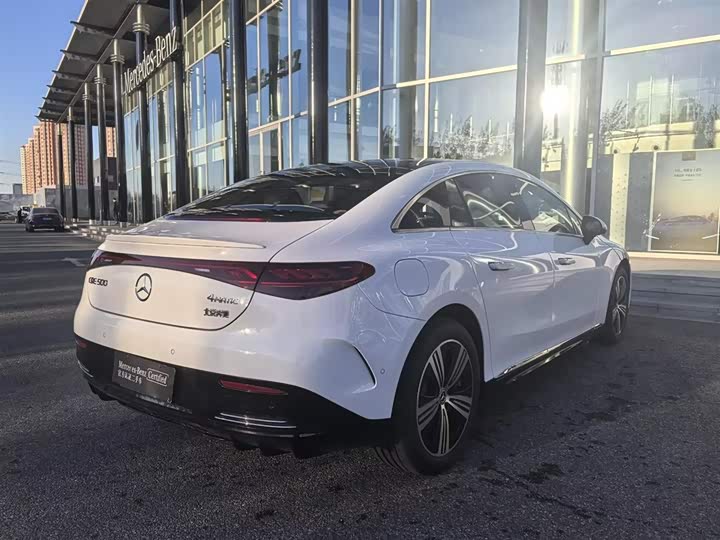 Mercedes-Benz EQE, 2025 — фото 6 из 9