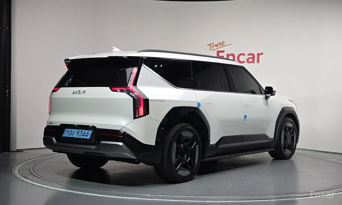Kia EV9, 2023 — фото 2 из 12