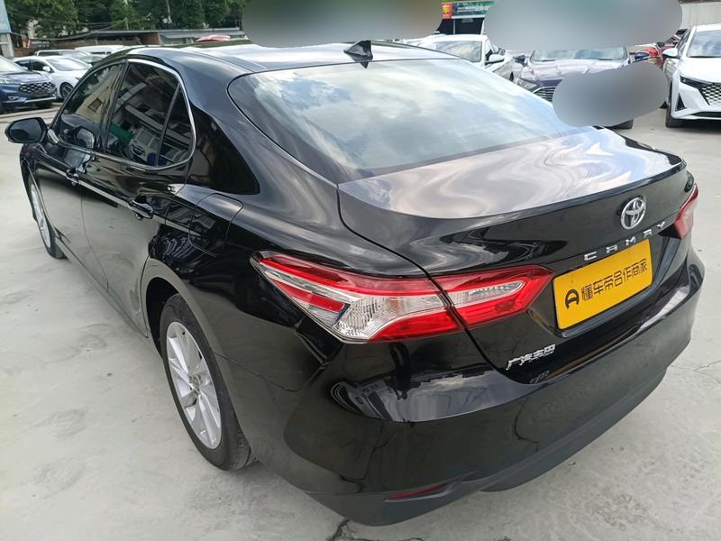 Toyota Camry, 2023 — фото 4 из 12