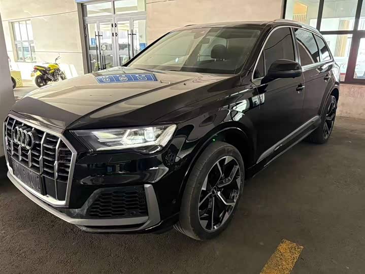 Audi Q7, 2022 — купить в Туле под ключ