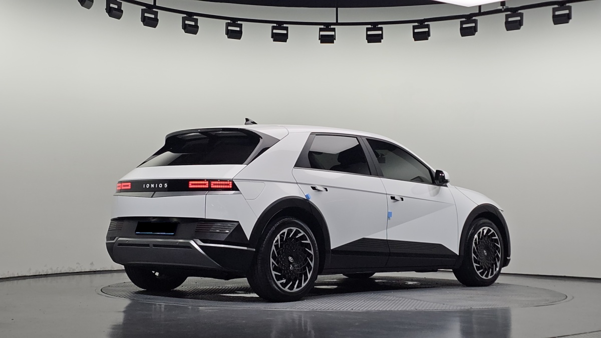 Hyundai Ioniq 5, 2022 — фото 2 из 12