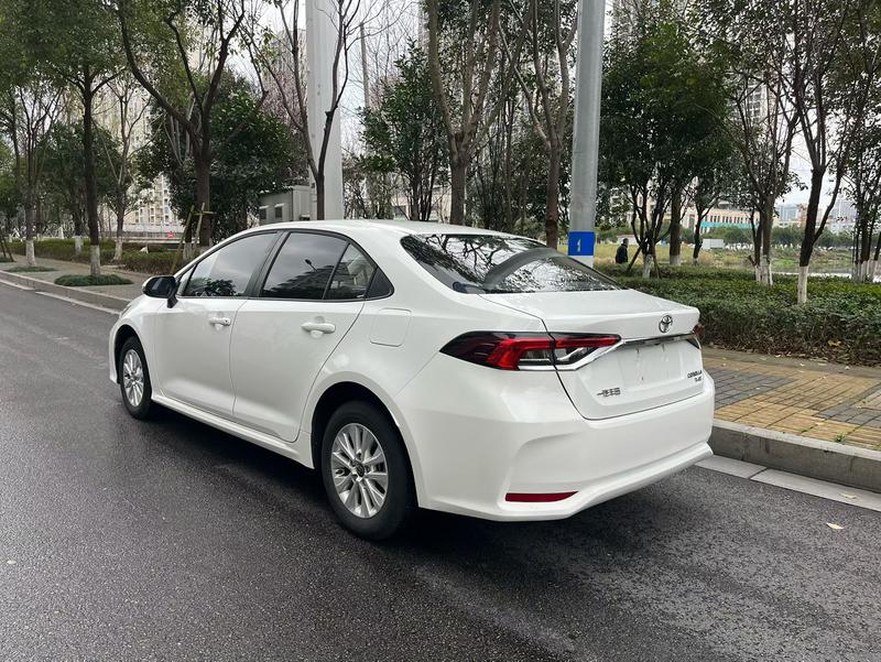 Toyota Corolla, 2023 — фото 5 из 10