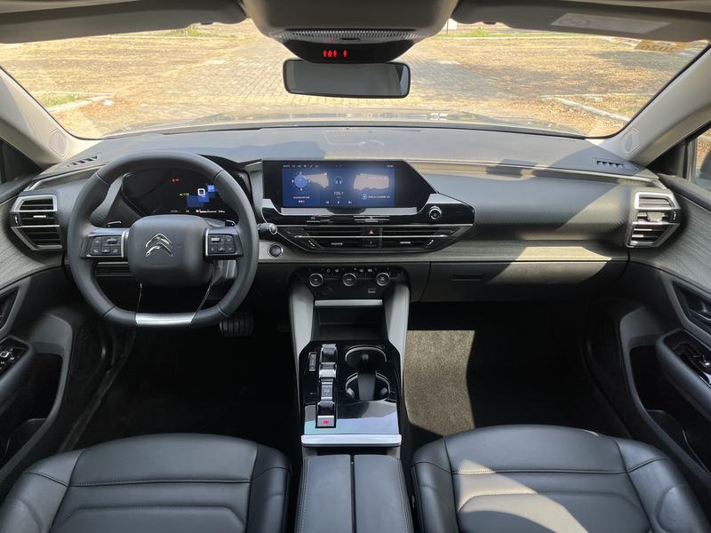 Citroen C5 X, 2023 — фото 10 из 12