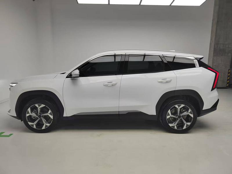 Geely Atlas L, 2023 — фото 4 из 12