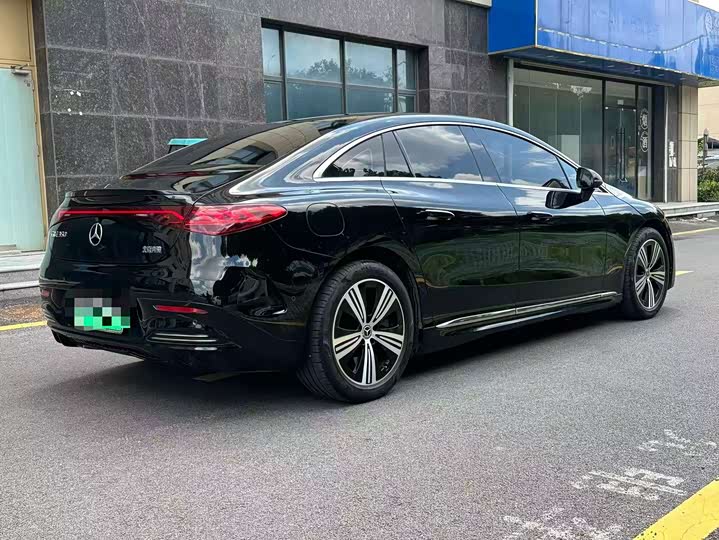 Mercedes-Benz EQE, 2023 — фото 6 из 9