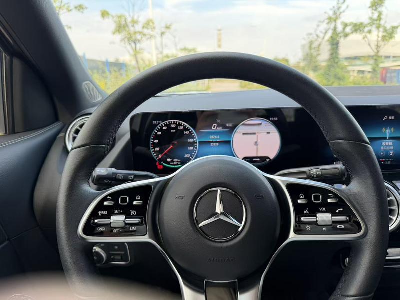 Mercedes-Benz EQA, 2023 — фото 7 из 10