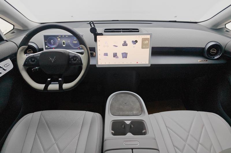 BAIC Arcfox Kaola S, 2025 — фото 9 из 12
