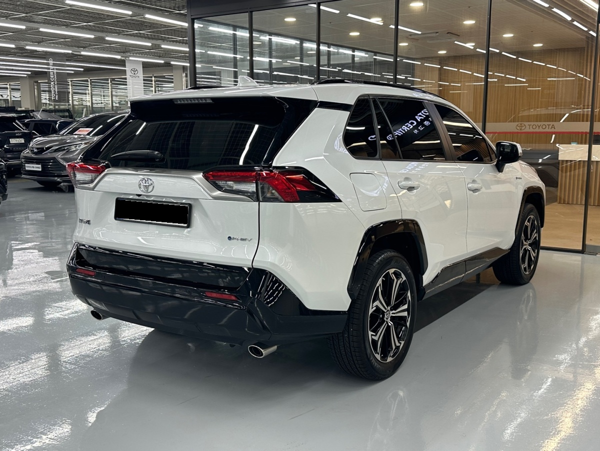Toyota RAV4, 2025 — фото 2 из 12