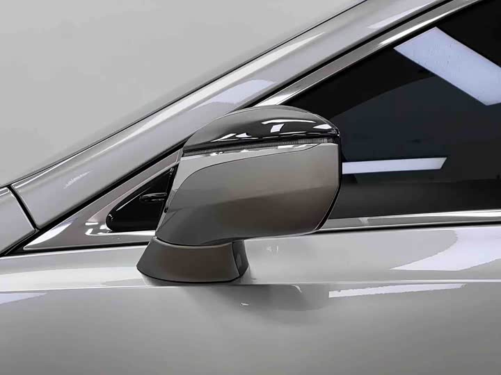 Lexus ES, 2022 — фото 8 из 9