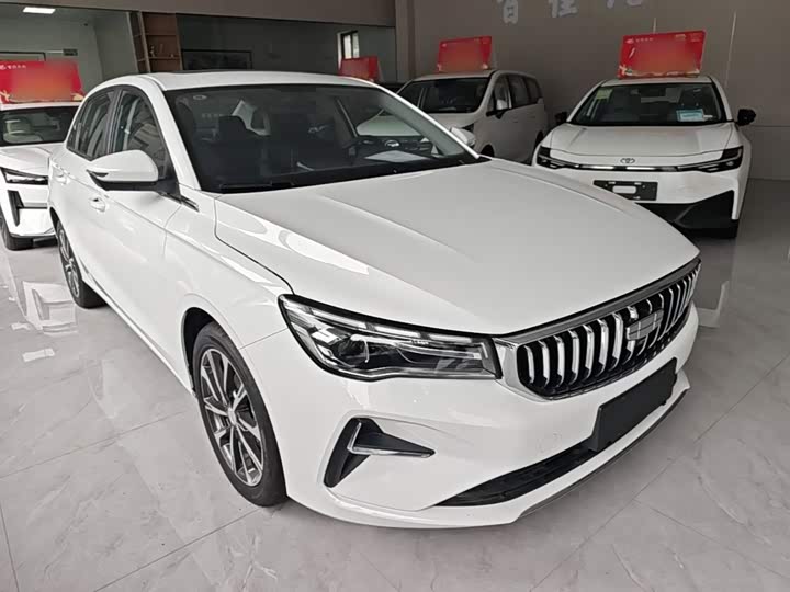 Geely Emgrand, 2025 — фото 4 из 9