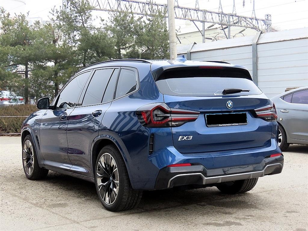 BMW iX3, 2022 — фото 3 из 12