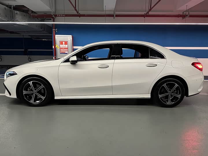 Mercedes-Benz A-Class, 2023 — фото 4 из 9