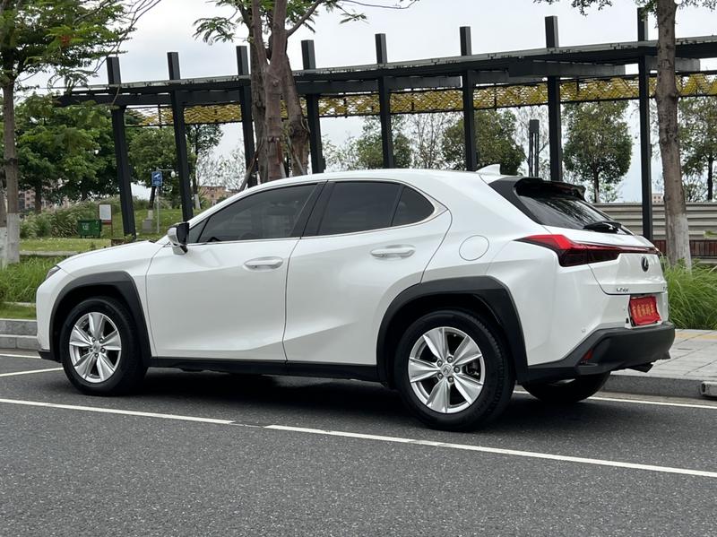 Lexus UX, 2021 — фото 3 из 10