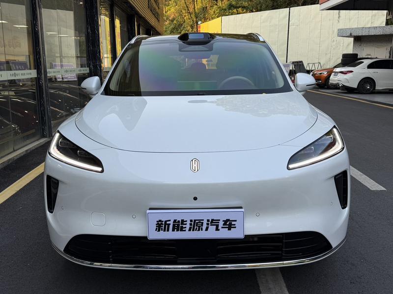 Shangjie (Huawei × SAIC) H5, 2025 — фото 2 из 10