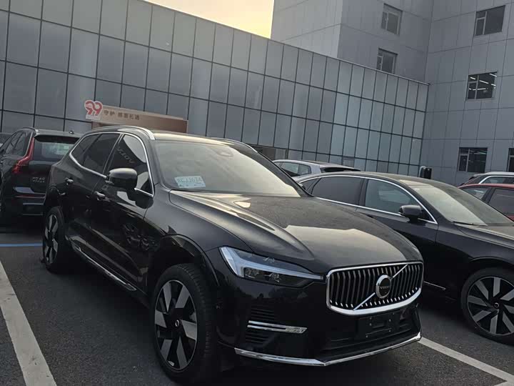 Volvo XC60 Hybrid, 2026 — фото 5 из 9