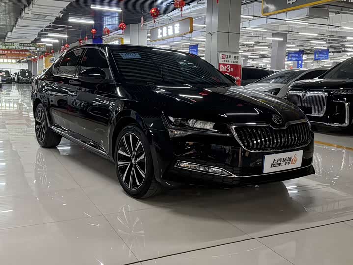 Skoda Superb, 2025 — фото 3 из 9