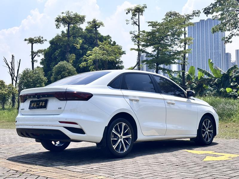 Geely Emgrand, 2022 — фото 7 из 12