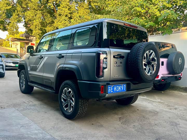 BAIC Beijing BJ40, 2026 — фото 6 из 9