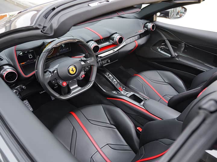 Ferrari 812, 2023 — фото 6 из 9