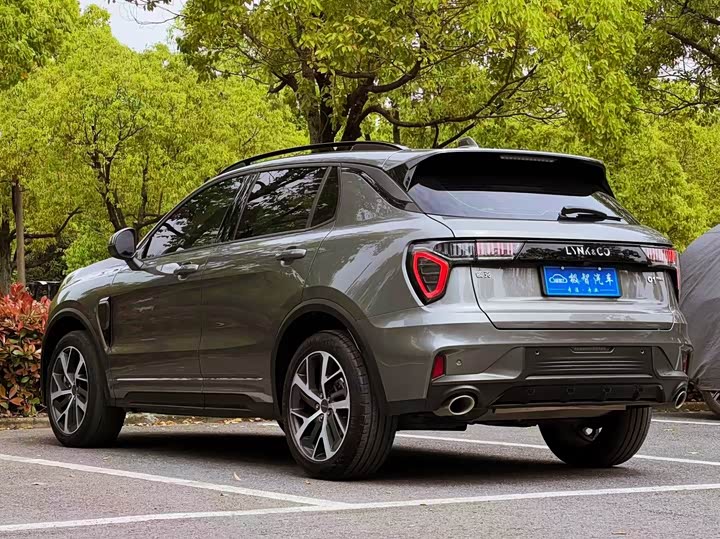 Lynk & Co 01 EM-P Hybrid, 2021 — фото 7 из 9