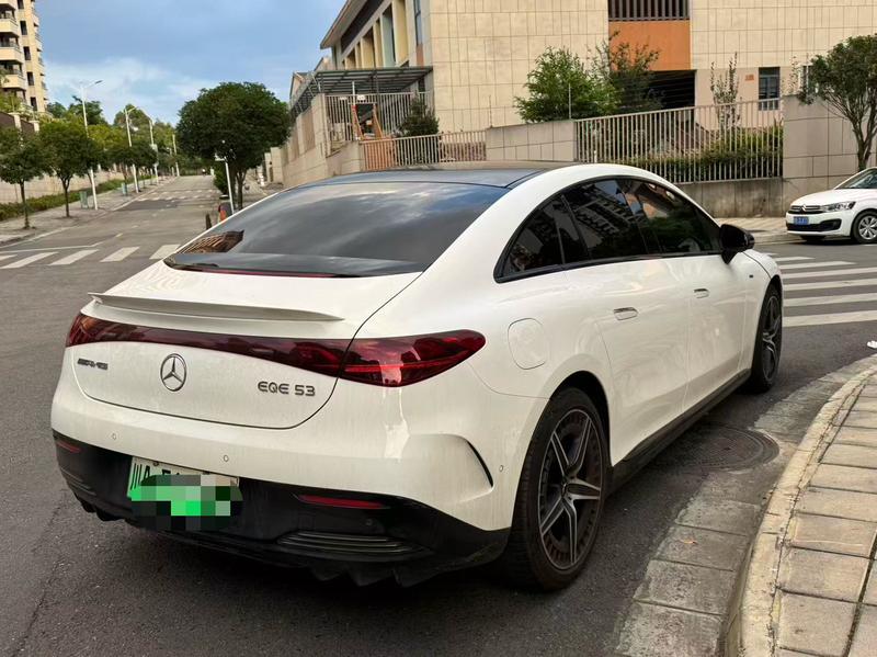 Mercedes-Benz EQE AMG, 2025 — фото 6 из 12