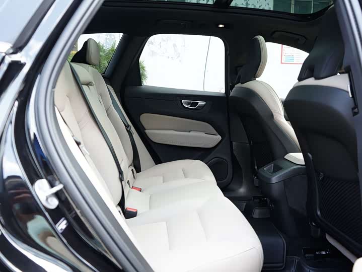 Volvo XC60, 2025 — фото 5 из 9