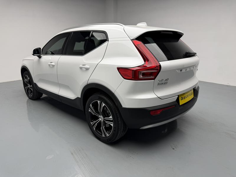 Volvo XC40, 2022 — фото 5 из 12
