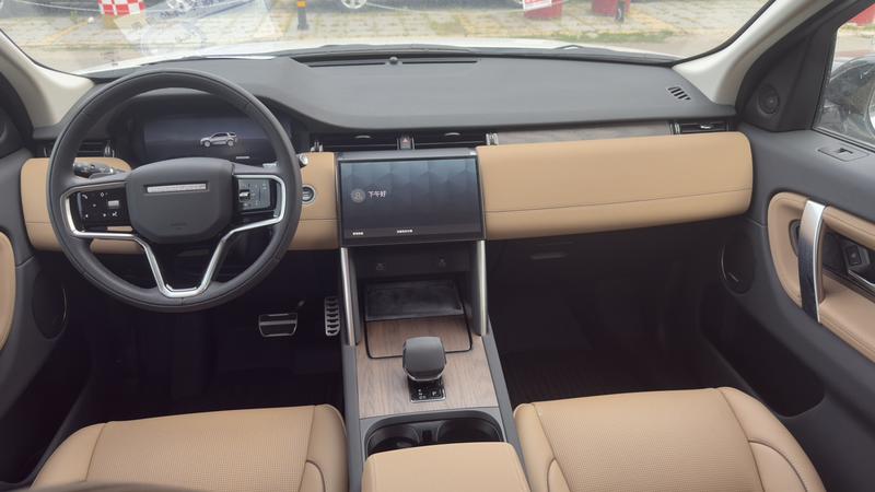 Land Rover Discovery Sport, 2024 — фото 7 из 12