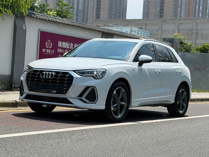 Audi Q3, 2022 — купить в Липецке под ключ