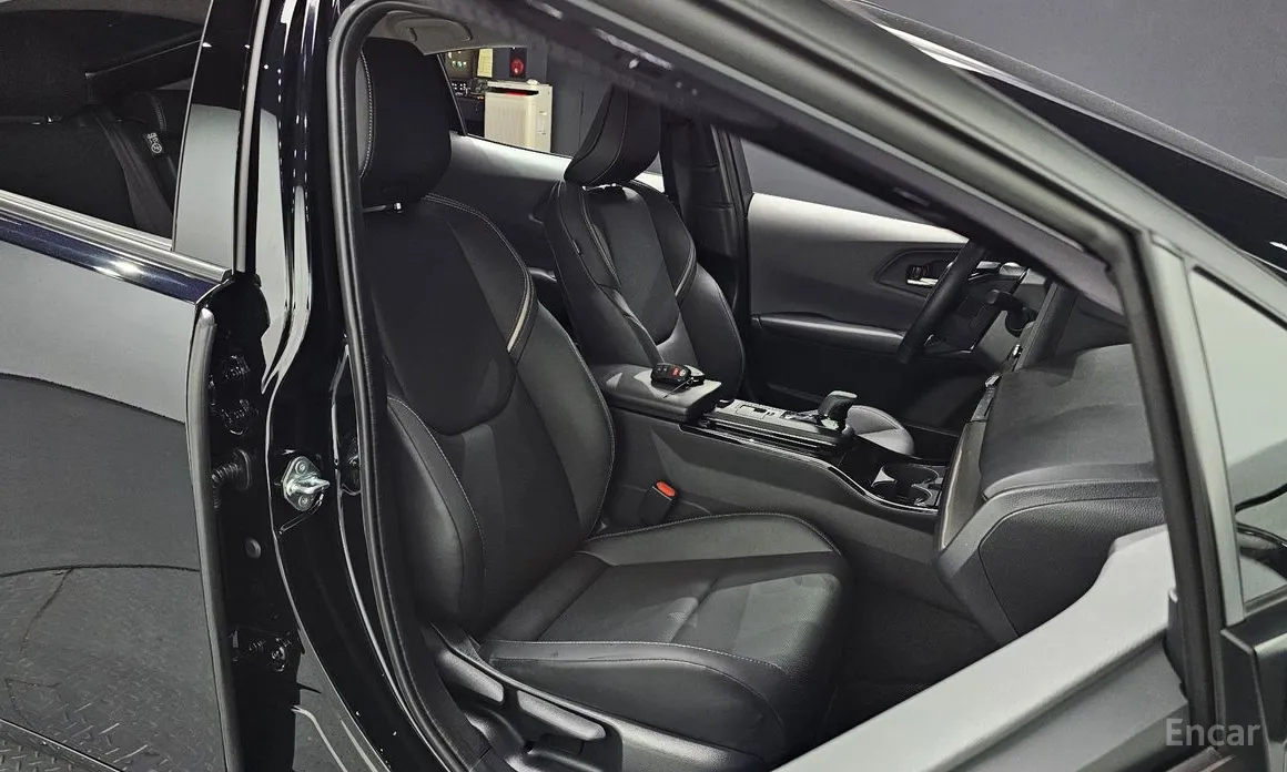 Toyota Prius, 2025 — фото 10 из 12